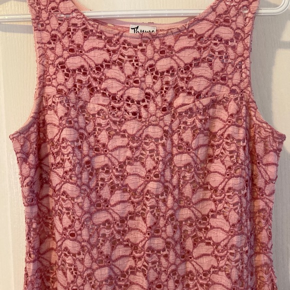 Pink lace maternity dress - Picture 3 of 4